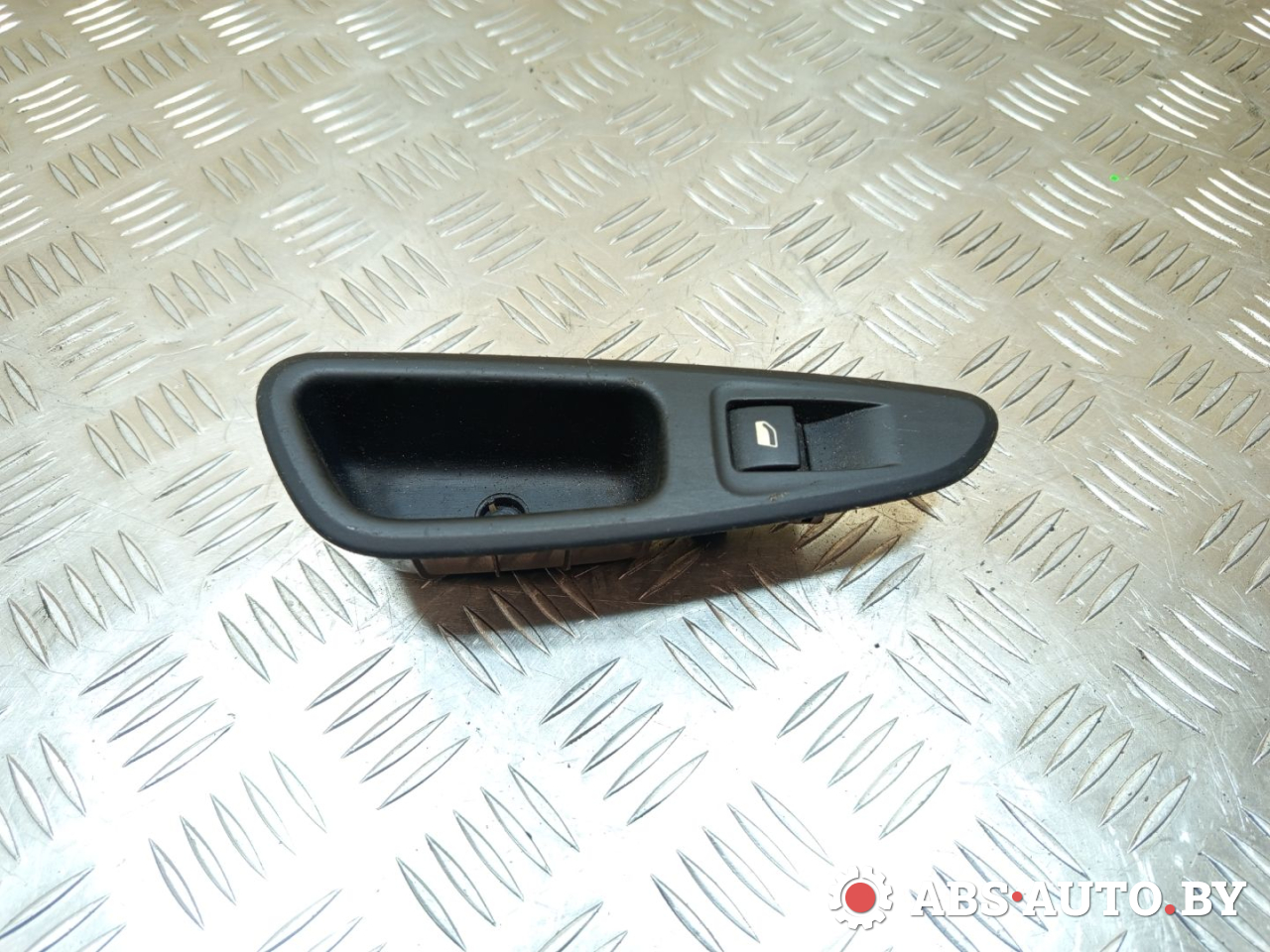 кнопка стеклоподъемника двери задней левой Peugeot 308 T7 2009, 1.6 л., EP6, бензин, МКПП, передний привод, 96565185XT, 53269803, 96565185 - фото №1