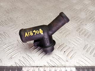 фланец (тройник) системы охлаждения Volkswagen Transporter T4 1995, 2.4 л., дизель, МКПП, 074121143D