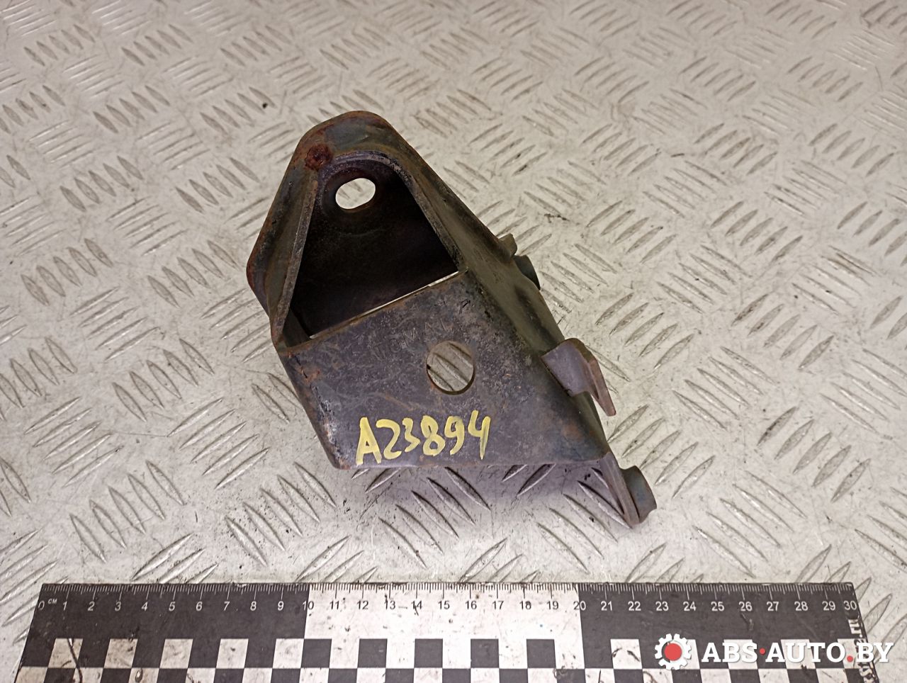 кронштейн двигателя Volkswagen Golf 3 поколение 1996, 1.8 л., бензин, 1H0199273C - фото №1