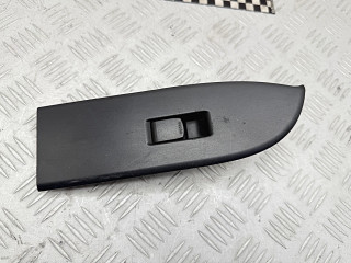 кнопка стеклоподъемника Suzuki Grand Vitara 2 поколение 2008, 1.6 л., M16A, бензин, МКПП, внедорожник 3 дв., 62J000106T, 8372765J15PKL