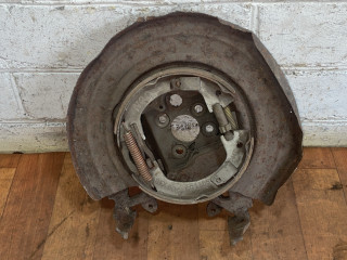 защитный кожух тормозного механизма Chrysler Neon 2 поколение 2000