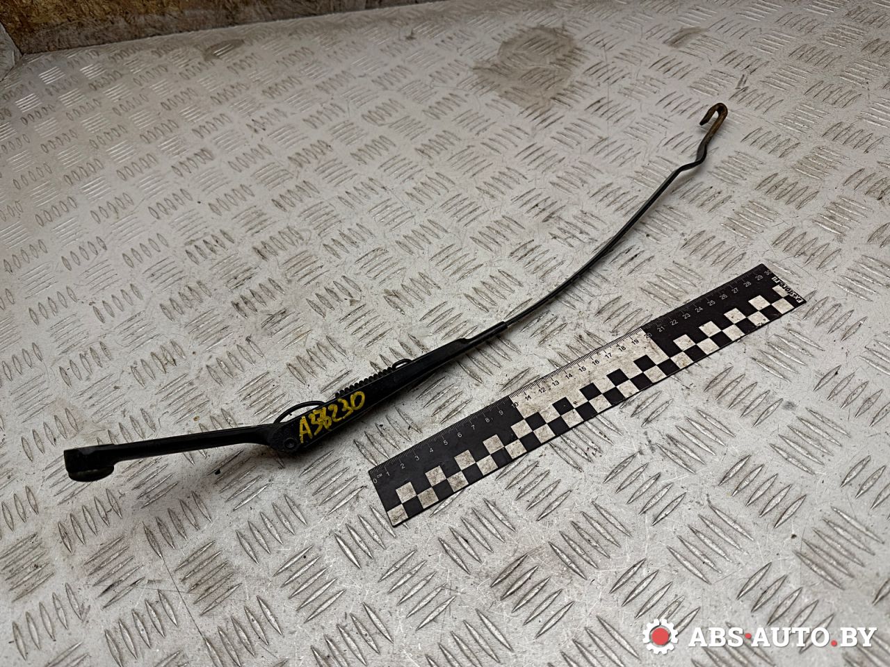 щеткодержатель (поводок стеклоочистителя, дворник) Opel Vectra B 1997, 2.0 л., Y 20 DTL, дизель, МКПП, 90504175 - фото №1