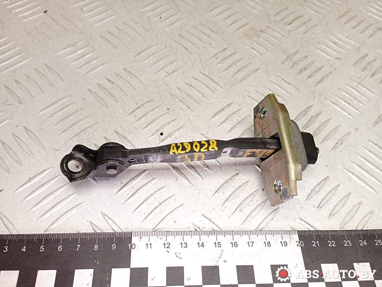 ограничитель открывания двери задней Toyota RAV4 2 поколение (XA20) 2003, 2.0 л., 1CD-FTV, дизель, МКПП, внедорожник 5 дв. - фото №1