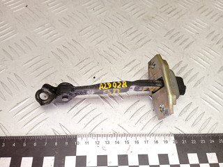 ограничитель открывания двери задней Toyota RAV4 2 поколение (XA20) 2003, 2.0 л., 1CD-FTV, дизель, МКПП, внедорожник 5 дв.