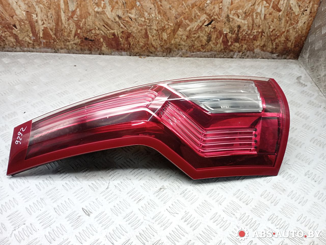 фонарь задний левый Citroen C4 Picasso 1 поколение 2009, 1.6 л., 9HZ (DV6TED4), дизель, АКПП, правый руль, 00946601 - фото №1