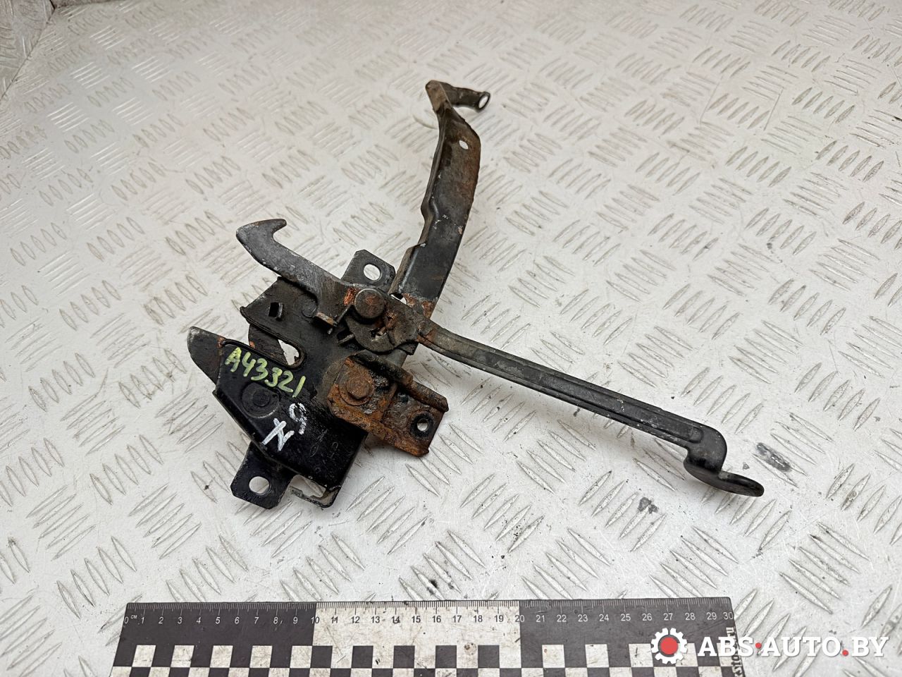 замок капота Hyundai Terracan 1 поколение HP 2003, 2.9 л., дизель, МКПП, внедорожник 5 дв., полный привод, 81130H1001 - фото №1