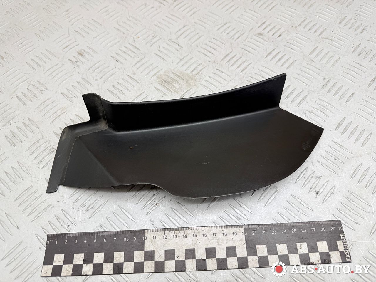 ус под фонарь левый Peugeot 3008 1 поколение 2012, 1.6 л., 9HR (DV6C), дизель, робот, 26039008 - фото №1