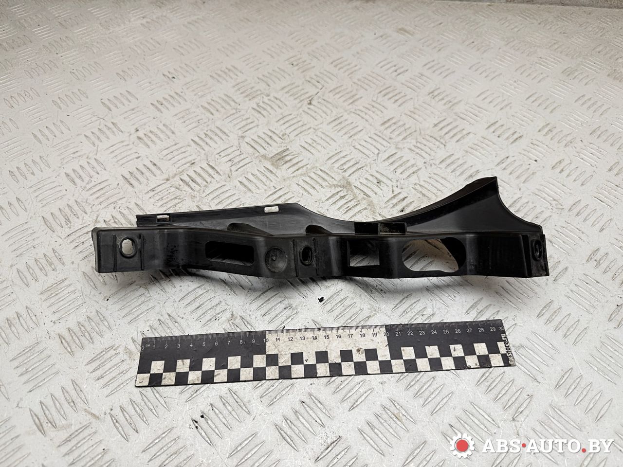 крепление бампера Volkswagen Passat B6 2007, 2.0 л., BMP, дизель, МКПП, универсал, 3C0807890A - фото №1