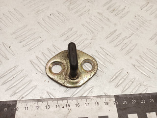 ответная часть (скоба) замка двери Hyundai Lantra J2 1996, 1.6 л., G4GR, бензин, МКПП, 8135034000