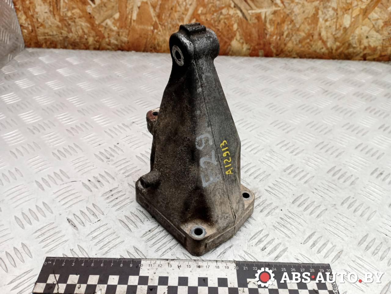 кронштейн двигателя Mercedes-Benz Vito W639 2010, 2.2 л., дизель, МКПП, A6462230804 - фото №1