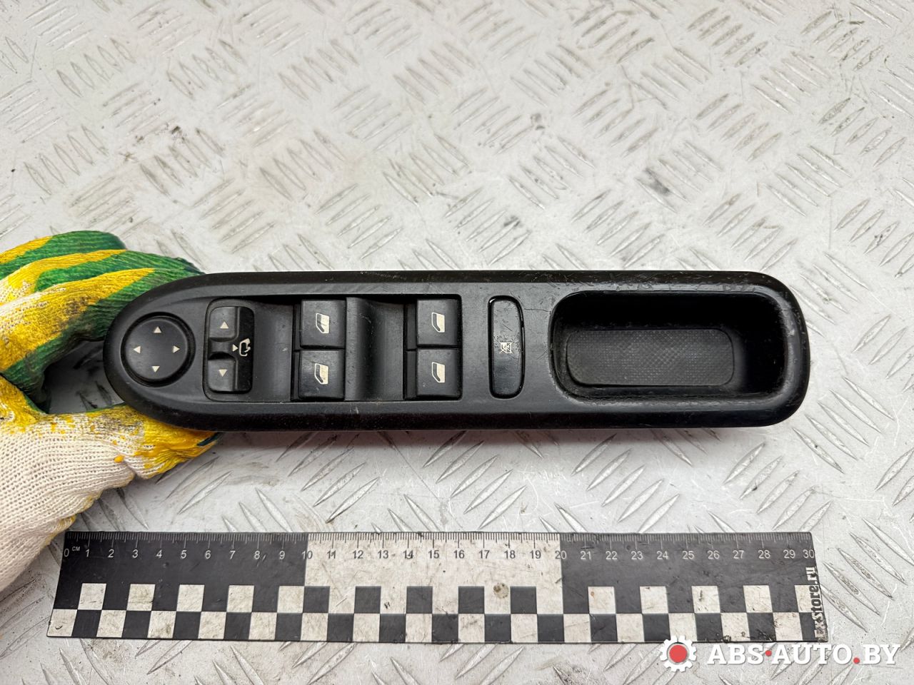 блок управления стеклоподъемниками Peugeot 407 1 поколение 2007, 2.2 л., дизель, универсал, 96468704XT - фото №1