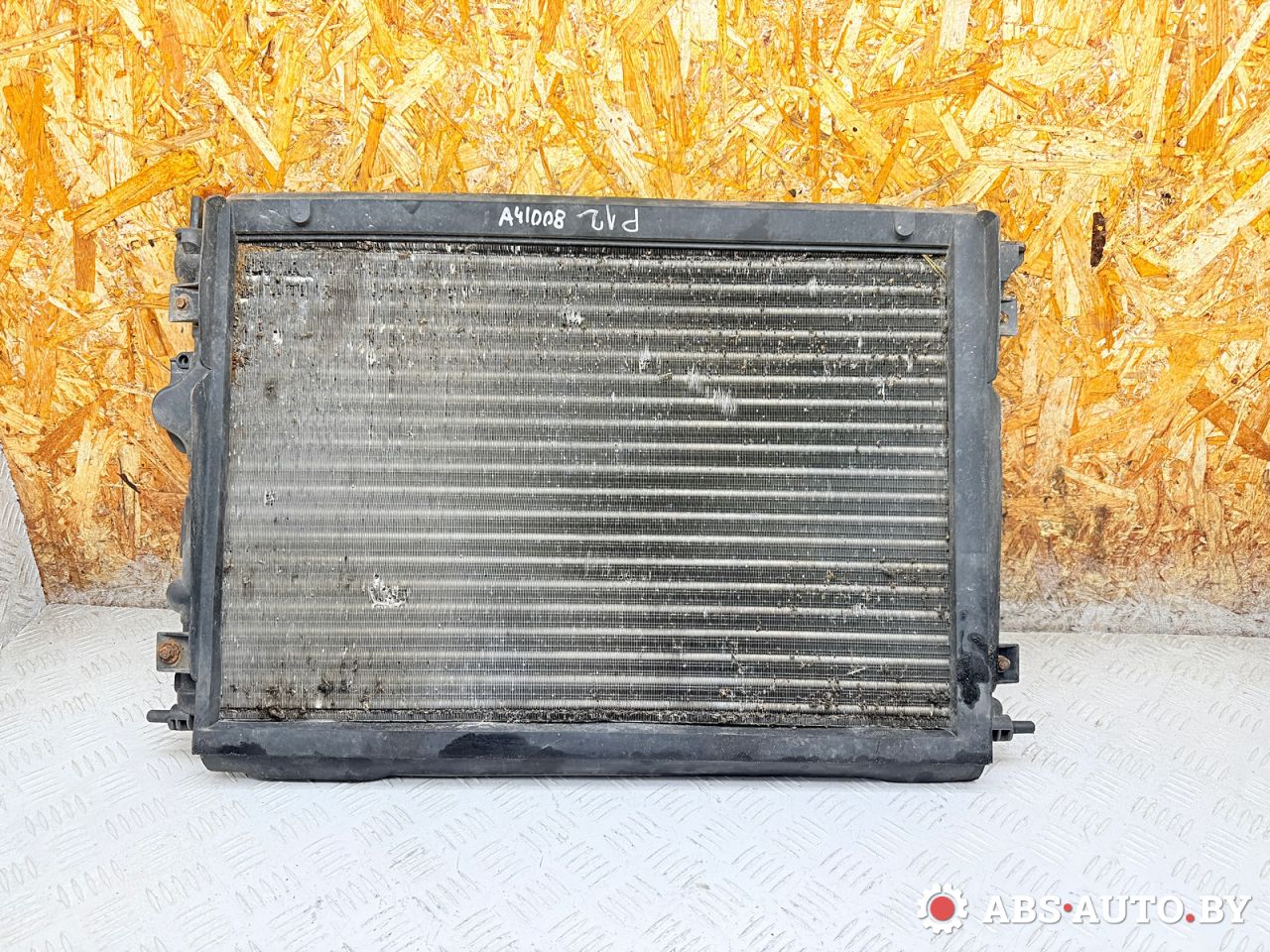 радиатор (основной) Renault Scenic 1 поколение (1996 - 1999), 1.6 л., K7M 702, бензин, МКПП, 8200062688, 7700838135 - фото №1