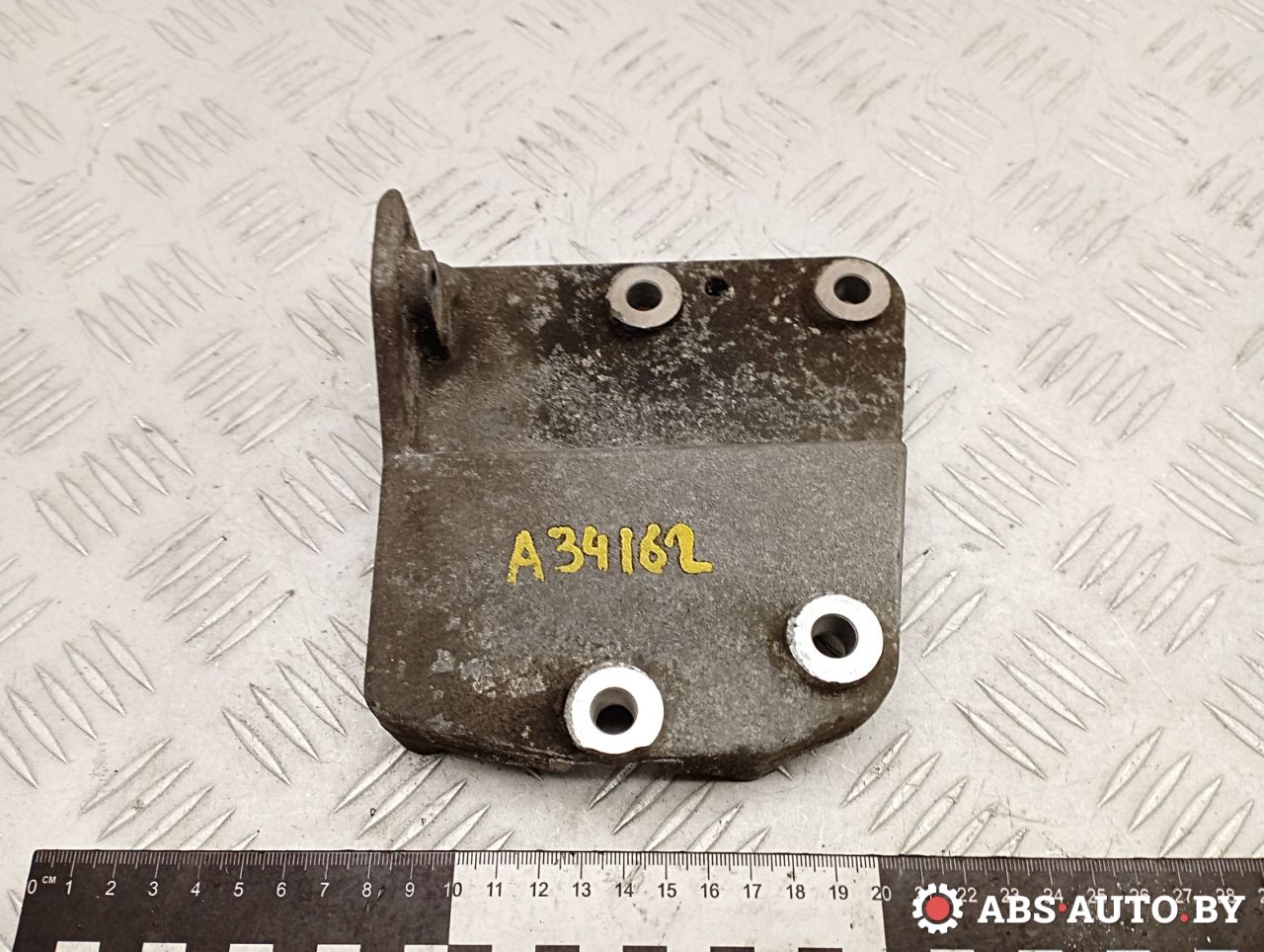 кронштейн компрессора кондиционера Suzuki Grand Vitara 2 поколение 2008, 1.6 л., M16A, бензин, МКПП, внедорожник 3 дв., 9511164J00, 200194 - фото №1