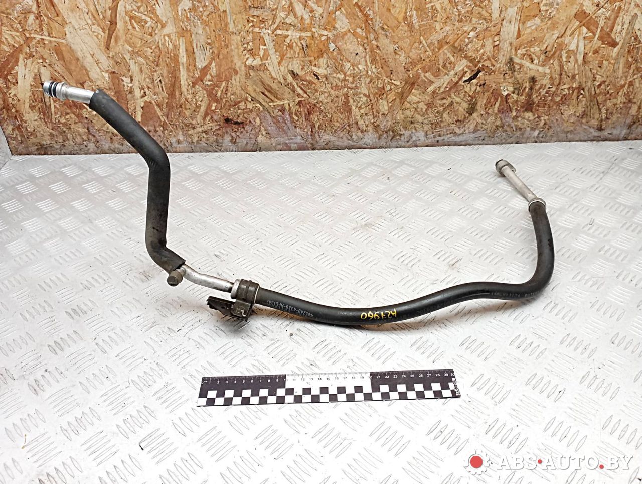 трубка кондиционера Toyota RAV4 2 поколение (XA20) 2003, 2.0 л., 1CD-FTV, дизель, МКПП, внедорожник 5 дв., 4452404330 - фото №1