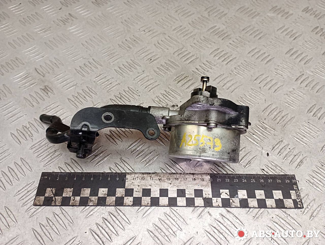 насос вакуумный Kia Rio 2 поколение 2007, 1.5 л., дизель, 288102A201 - фото №1