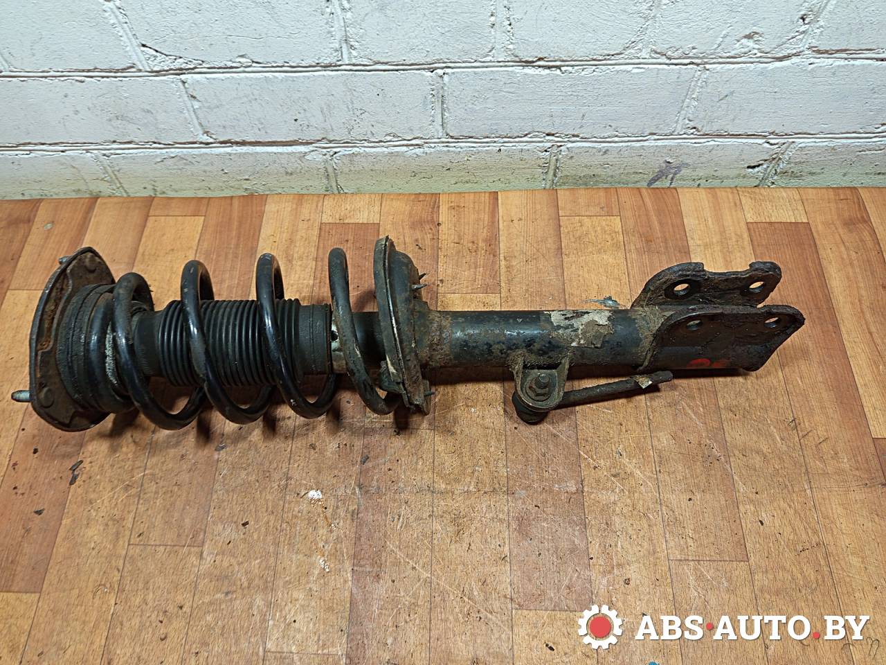 стойка передняя правая Kia Sorento 2 поколение 2010, 2.2 л., дизель, МКПП, полный привод, правый руль, 546602P500, 546600W500, 546600W650, 546601U300, 546601U400, 546602B510, 546602B540, 546602P100, 546602P600, 546602P650, 546602P700, WAA1412DL, 3340121 - фото №1