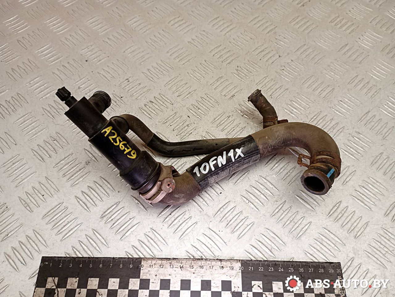 фланец (тройник) системы охлаждения Peugeot 106 1 поколение 1996, 1.0 л., бензин - фото №1