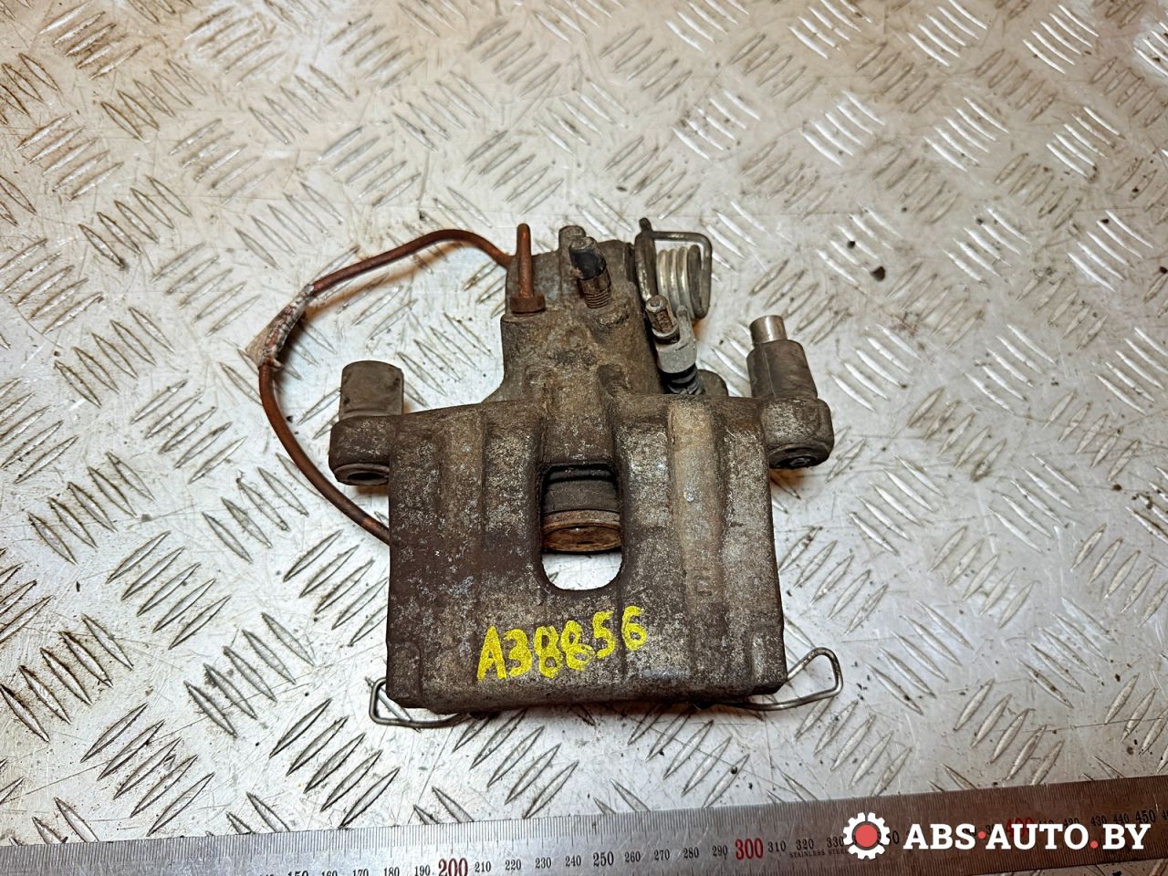 суппорт задний правый Renault Laguna 2 поколение 2002, 1.9 л., F9Q 750, дизель, МКПП, хетчбэк 5 дв., передний привод, 7701049109, 11938770022, 24338770025, 0986474226, F68081, BNZ1408ZP, BNZ1408ZW, PBRC223, 7711135696, BHR223E, 561N10199Z - фото №1