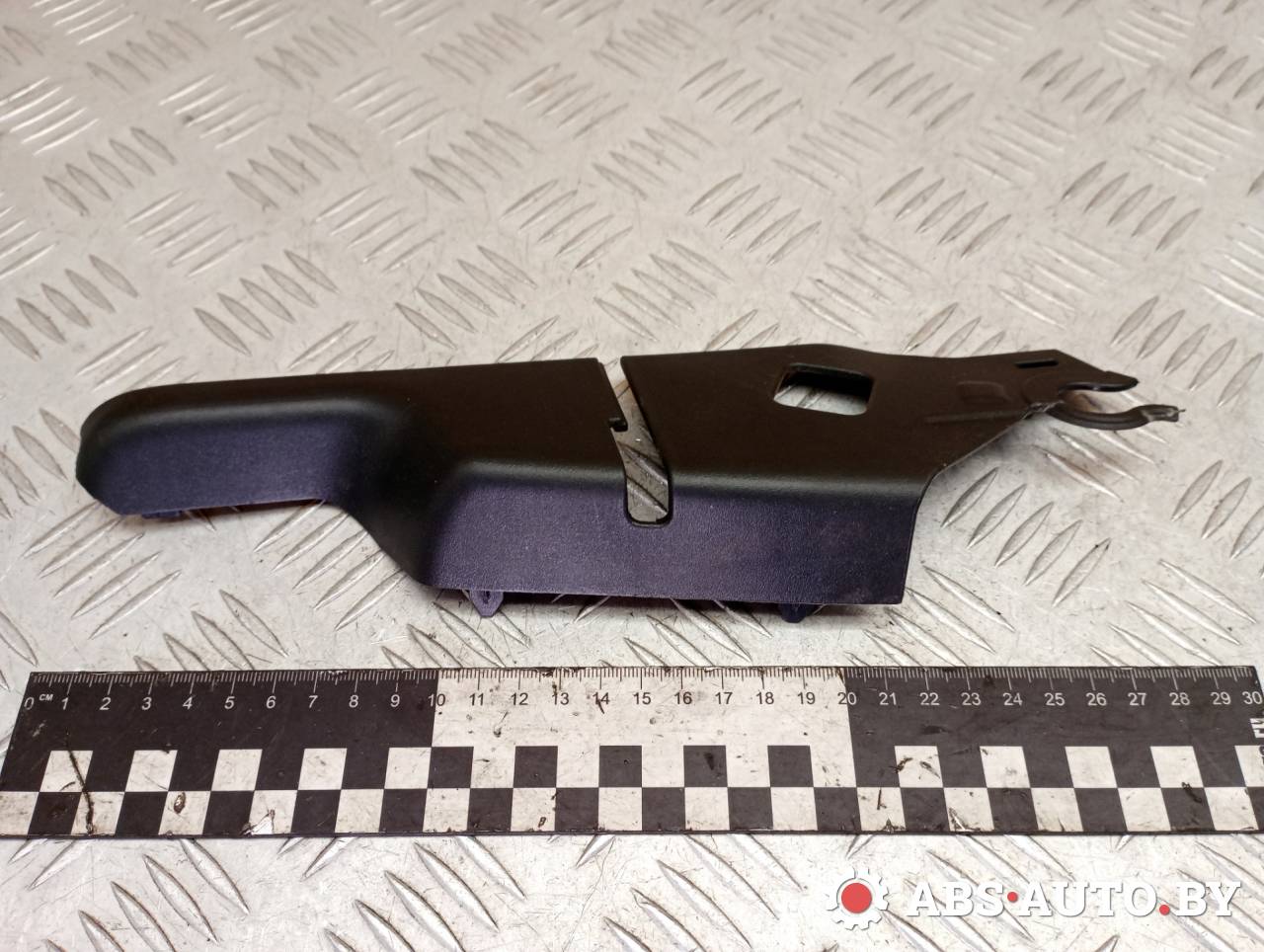 пластик (накладка) сиденья Peugeot 5008 1 поколение 2011, 1.6 л., дизель, МКПП, передний привод, 156025031 - фото №1