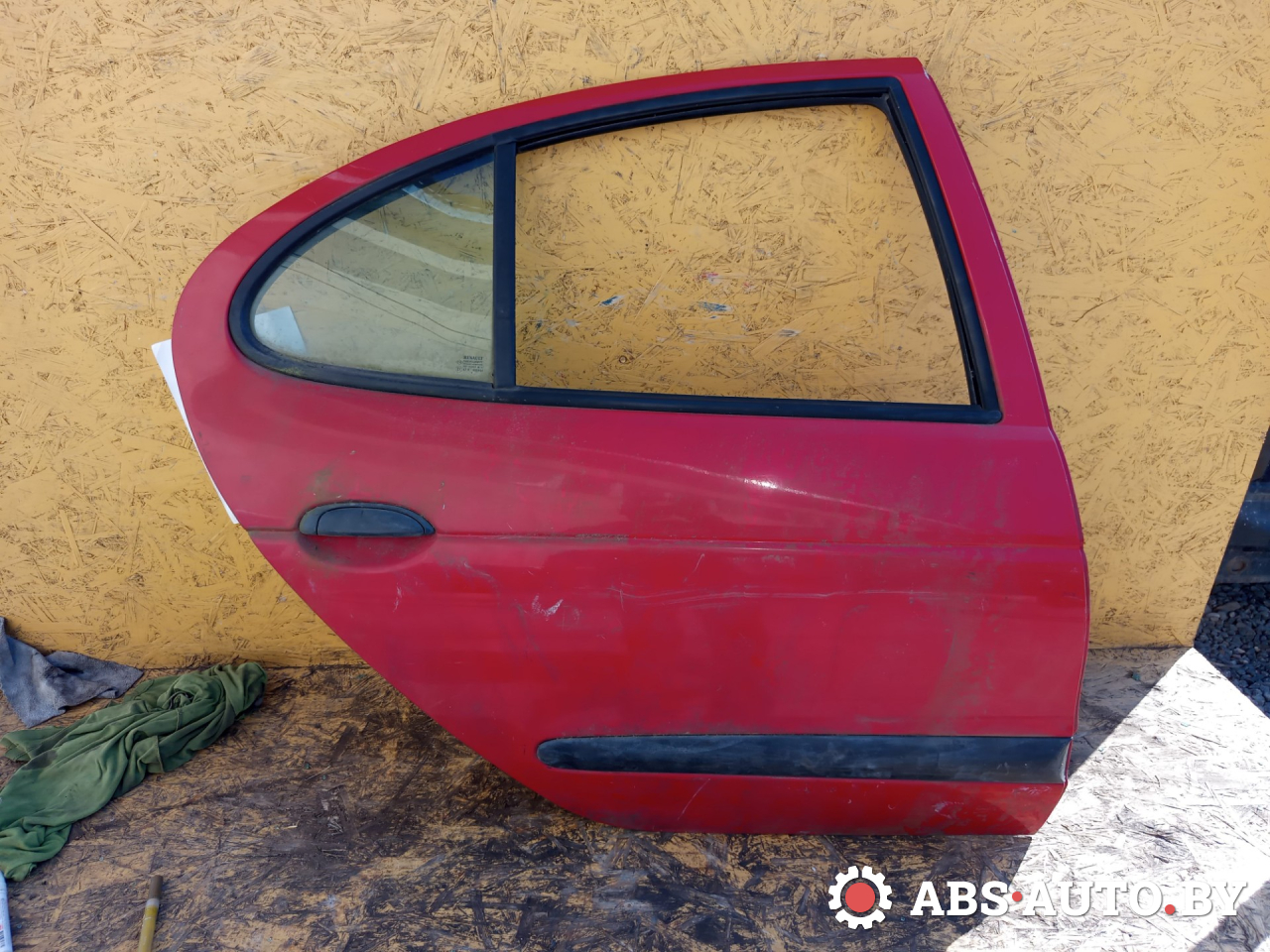 дверь задняя правая Renault Megane 1 поколение 1996, хетчбэк 5 дв. - фото №1