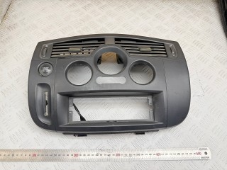 дефлектор обдува салона Renault Scenic 2 поколение [рестайлинг] 2007, 1.5 л., K9K 732, дизель, МКПП, 8200140710, 8200140715, 8200140721, 8200233546