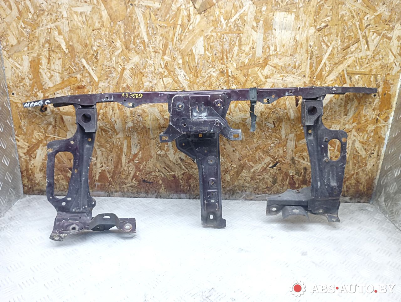 передняя панель крепления облицовки (телевизор) Mazda Xedos 6 1 поколение 1997, 2.0 л., бензин - фото №1