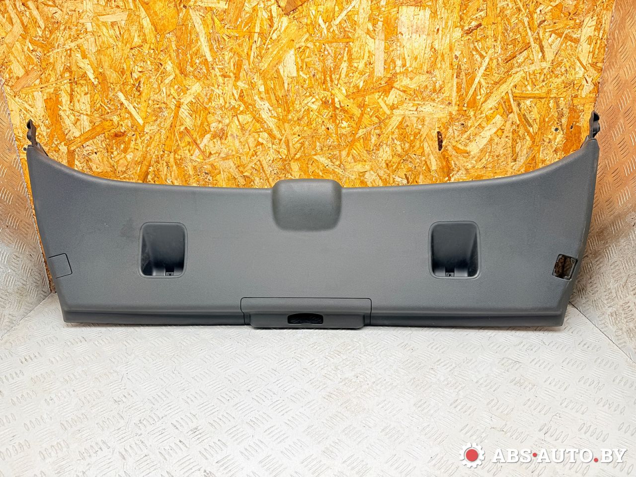обшивка крышки багажника Peugeot 3008 1 поколение 2012, 1.6 л., 9HR (DV6C), дизель, робот, 9670581877 - фото №1