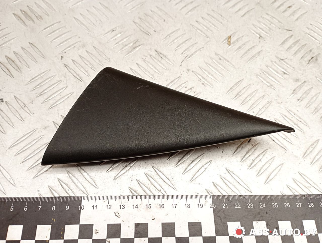 накладка двери (крышки) багажника Toyota RAV4 2 поколение (XA20) 2003, 2.0 л., 1CD-FTV, дизель, МКПП, внедорожник 5 дв., 6749242030 - фото №1