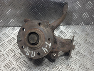 ступица передняя правая Volkswagen Transporter T4 1998