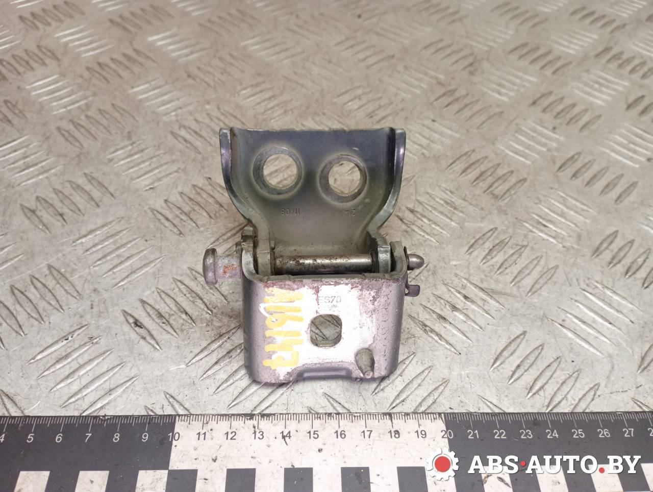 петля двери Citroen C4 1 поколение 2006, 1.6 л., бензин, МКПП - фото №1