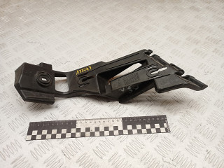 Крепление бампера заднего Volkswagen Golf 5 поколение 2004, 1K6807393, 1K6807375