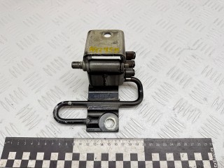 петля двери Volkswagen Touareg 1 поколение 2006, 3.0 л., BKS, дизель, АКПП, внедорожник 5 дв., полный привод, 7L0831411