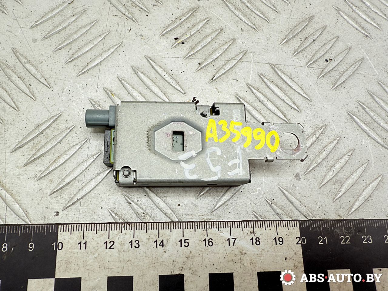 усилитель антенны Peugeot 3008 1 поколение 2012, 1.6 л., дизель, робот, передний привод, правый руль, 9664378080 - фото №1