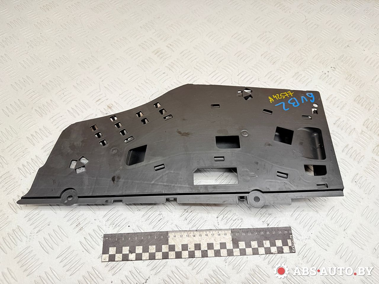 пластик Peugeot 3008 1 поколение 2012, 1.6 л., 9HR (DV6C), дизель, робот, 9685076077 - фото №1