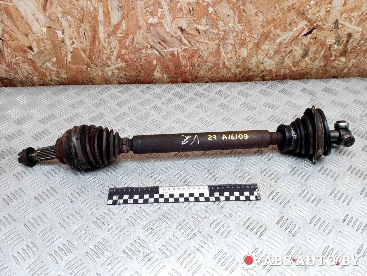 полуось передняя левая (приводной вал, ШРУС) Renault Laguna 2 поколение 2004, 1.6 л., бензин, МКПП, универсал, 8200232886, 8200014111, 8200014107, 7711135307, 7711134779 - фото №1