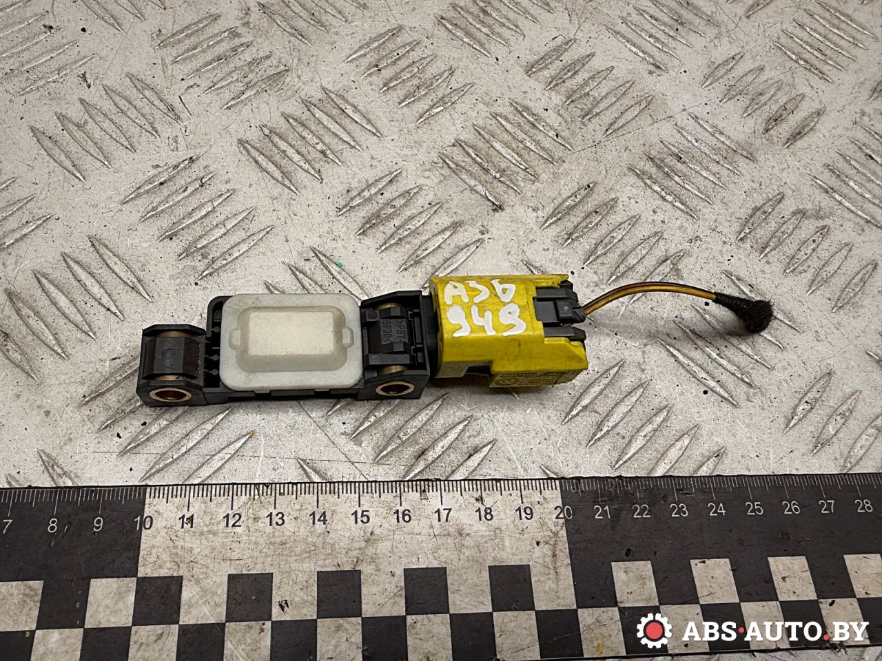 датчик AirBag Volkswagen Touareg 1 поколение 2006, 2.5 л., BAC, дизель, МКПП, внедорожник 5 дв., 4B0959643E - фото №1