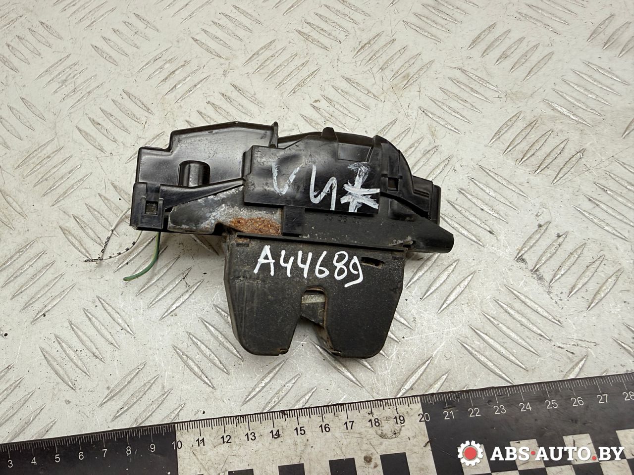 замок багажника Peugeot 308 T7 2010, 1.6 л., 9HX (DV6ATED4), дизель, МКПП, 9660403880 - фото №1