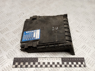 крышка блока предохранителей Volkswagen Golf 5 поколение 2007, 1K0937132F