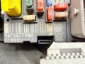 блок предохранителей Peugeot 3008 1 поколение 2012, 1.6 л., 9HR (DV6C), дизель, робот, 9675877980 - фото №5