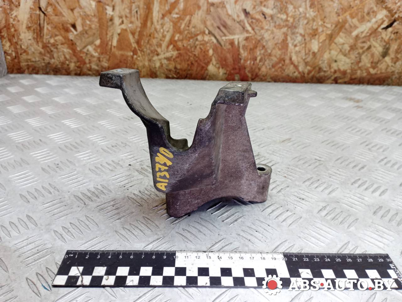 кронштейн топливного фильтра Citroen C5 1 поколение 2001, 2.0 л., дизель, АКПП, хетчбэк 5 дв., 9638770480 - фото №1