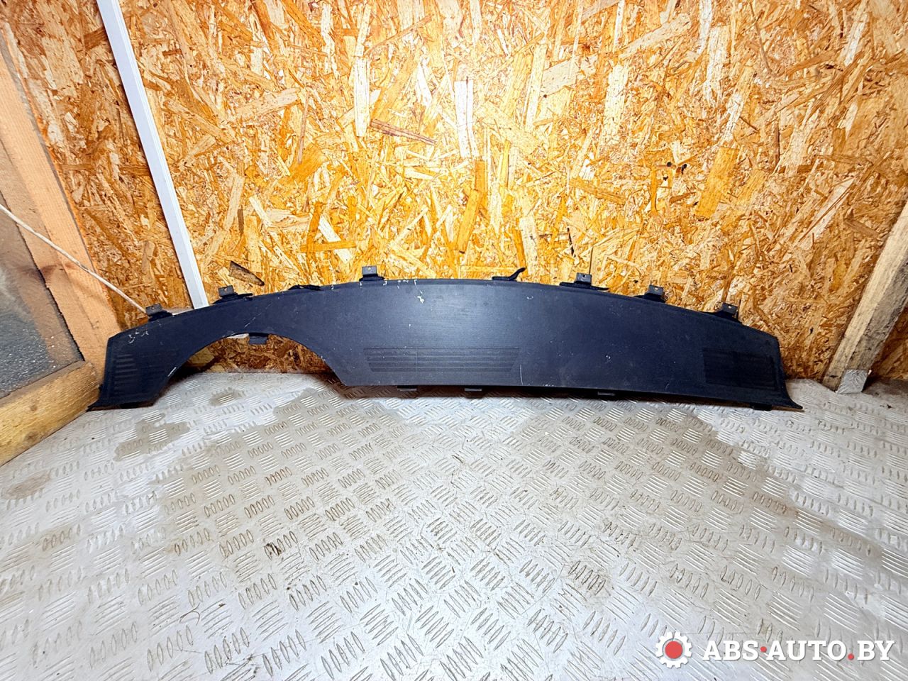 накладка на торпедо (консоль) Volkswagen Phaeton 1 поколение 2006, 3.2 л., бензин, АКПП, 3D1815755B - фото №1