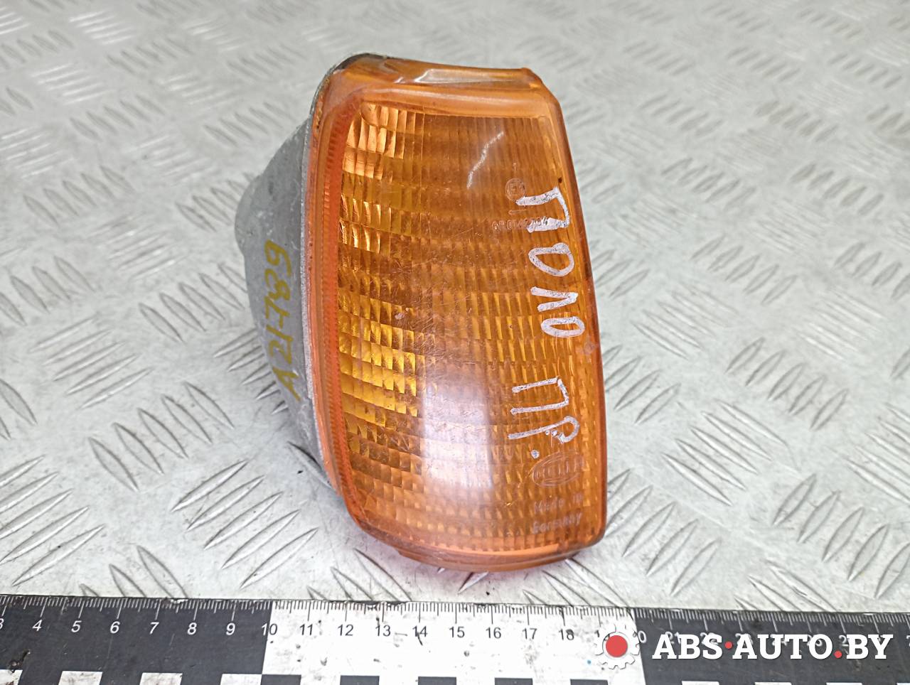 поворотник правый Volkswagen Polo 2 поколение 1990, 867953050 - фото №1