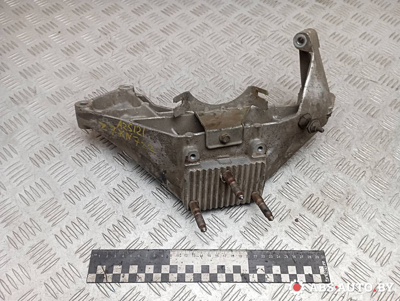 кронштейн двигателя Renault Safrane 1 поколение 1996, 3.0 л., бензин, 7700599523 - фото №1