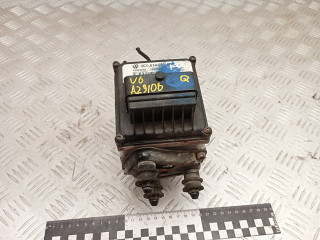 блок ABS Volkswagen Passat B6 2007, 2.0 л., дизель, АКПП, универсал, 3C0614095Q, 16027202