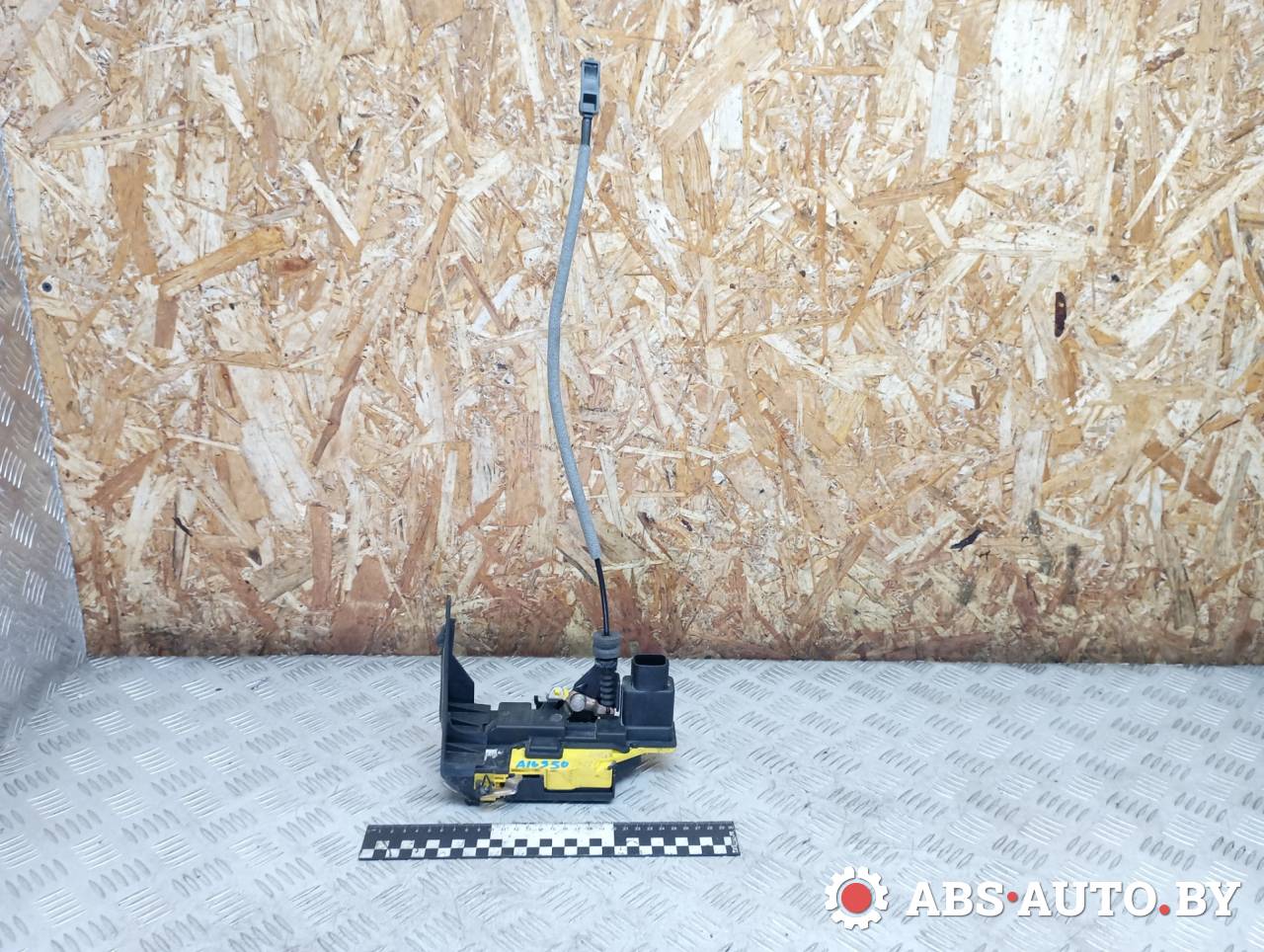 замок двери задней правой Volvo XC90 1 поколение 2005, 2.4 л., D 5244 T, дизель, АКПП, внедорожник 5 дв., полный подключаемый привод, правый руль, 30663778 - фото №1