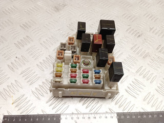 блок предохранителей Toyota RAV4 2 поколение (XA20) 2003, 2.0 л., 1CD-FTV, дизель, МКПП, внедорожник 5 дв., 8272142020