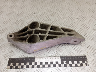 кронштейн КПП Opel Vectra B 1998, 1.6 л., бензин, 90498426