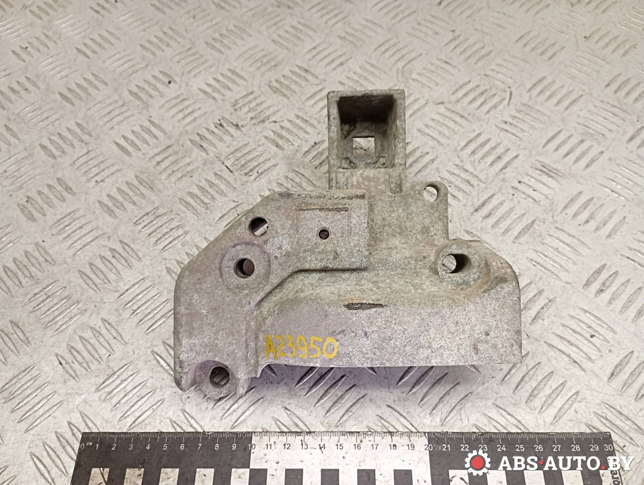 кронштейн двигателя Renault Scenic 1 поколение 1998, 1.6 л., бензин, 421954 - фото №1