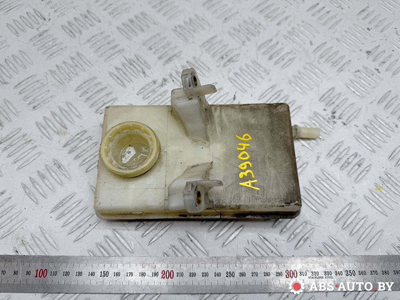 бачок тормозной жидкости Peugeot 3008 1 поколение 2011, 2.0 л., RHH (DW10CTED4), дизель, робот, 9680907780, 03355815053 - фото №1