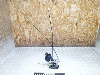 замок двери задней левой Toyota RAV4 2 поколение (XA20) 2003, 2.0 л., 1CD-FTV, дизель, МКПП, внедорожник 5 дв.